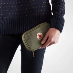 FJÄLLRÄVEN KÅNKEN TRAVEL WALLET - Portmonee -Outdoor-Ausrüstung 304068007 d kanken travel wallet fjaellraeven 1 1